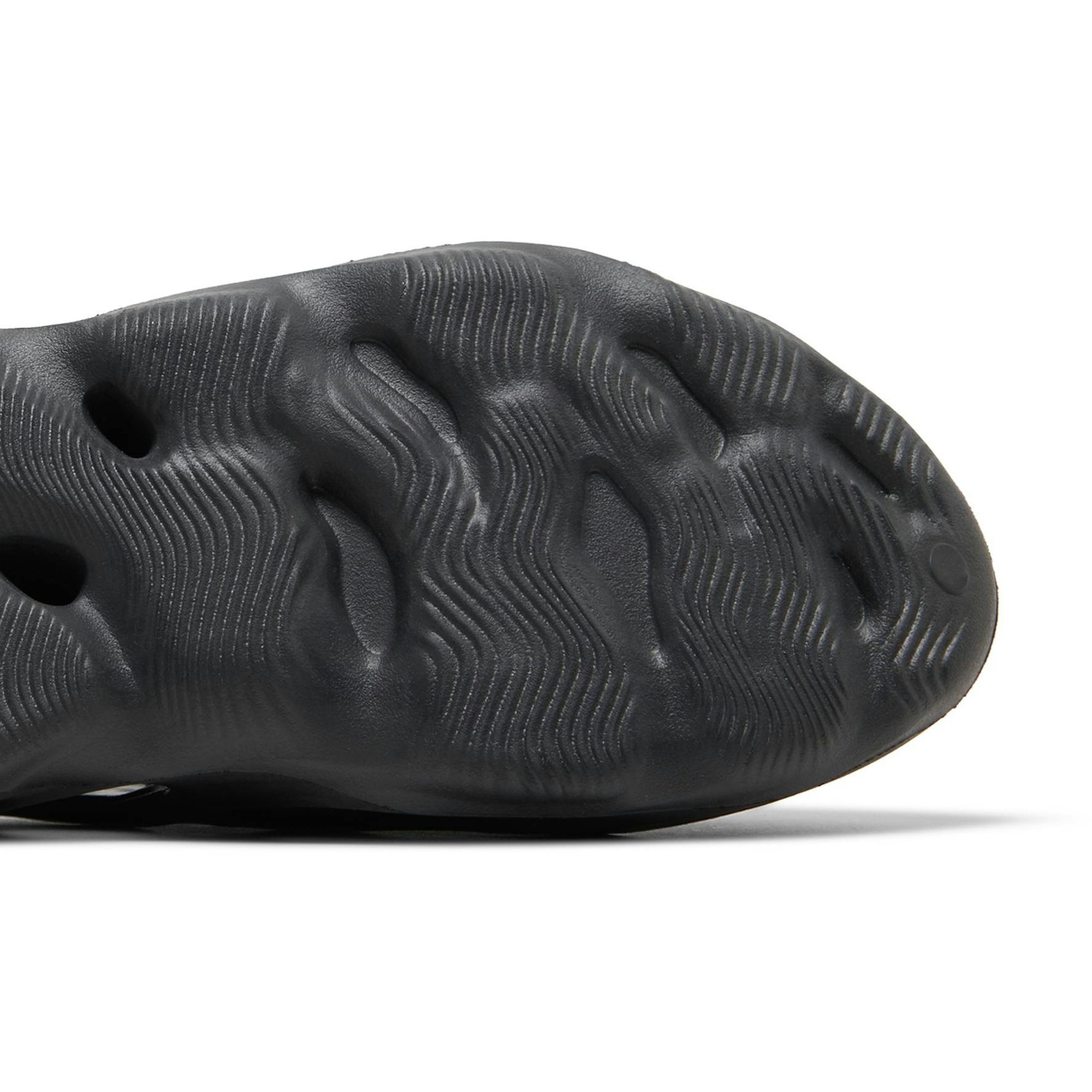 adidas Yeezy Foam Runner ‚Onyx‘ HP8739