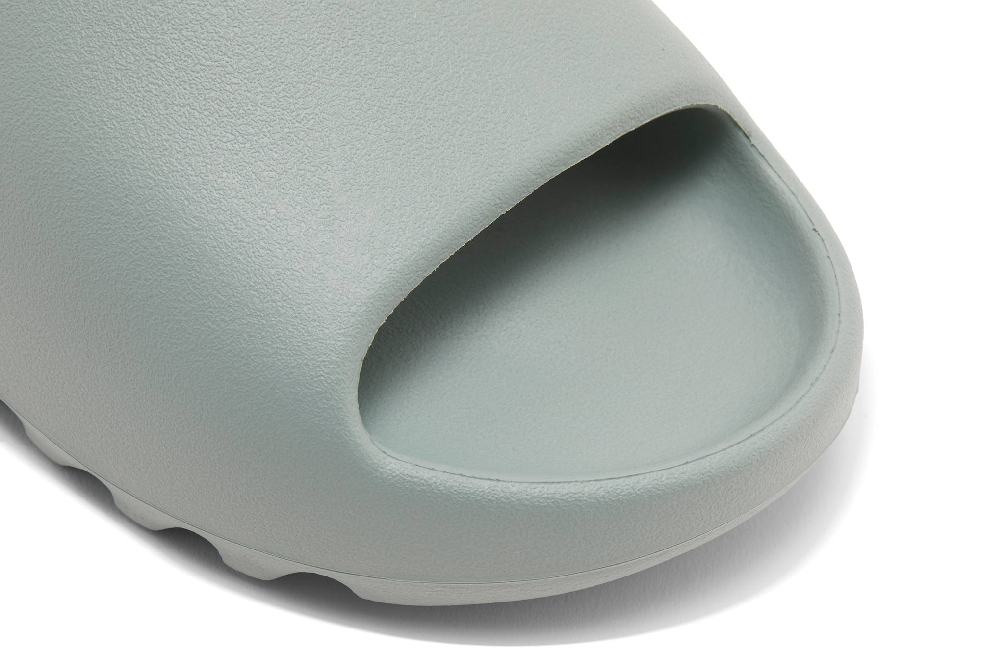 adidas Yeezy Slides ‘Salt’ ID5480