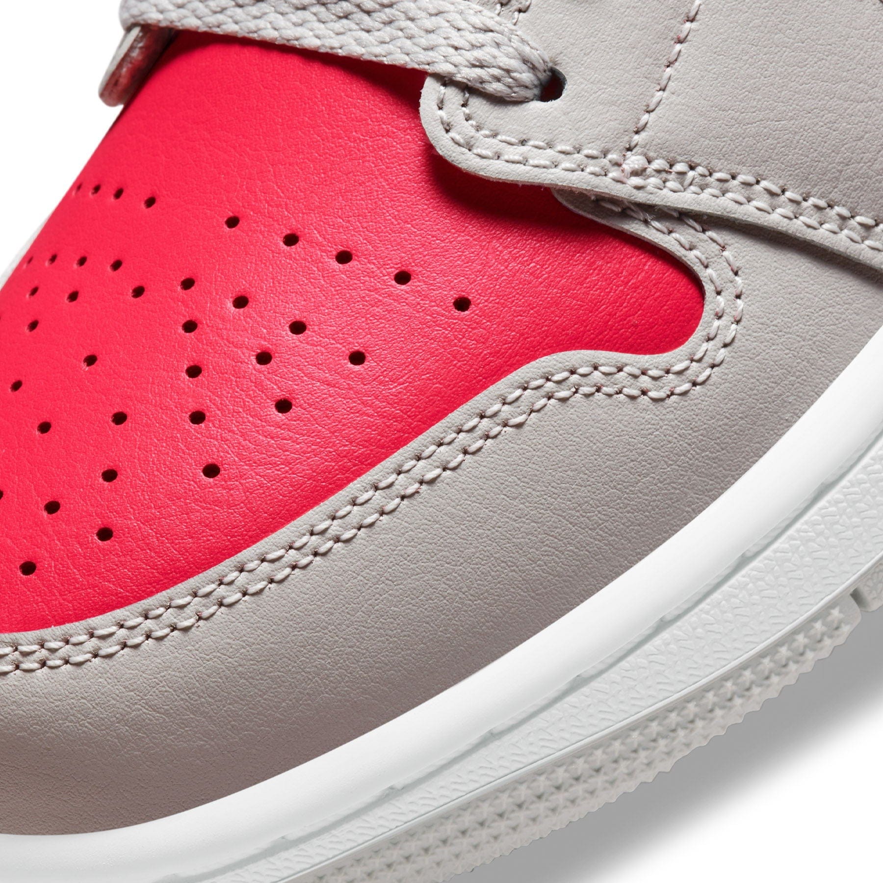 Air Jordan 1 Low Wmns ‘Light Iron Ore Siren Red’