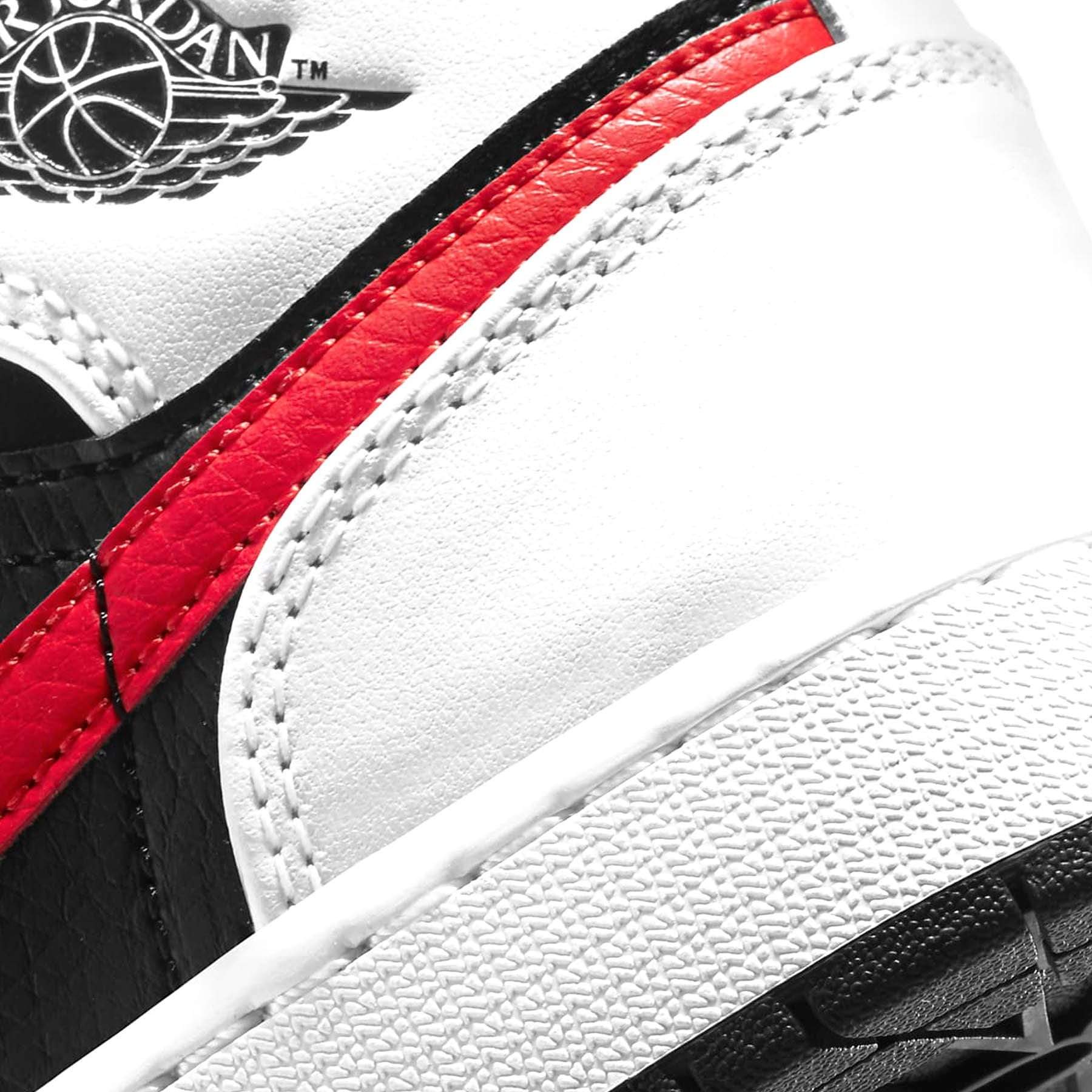 Air Jordan 1 Mid GS ‘Chile Red’