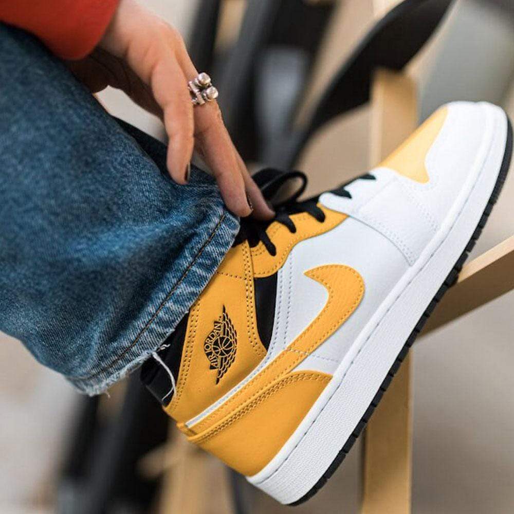 Air Jordan 1 Mid GS ‘University Gold’