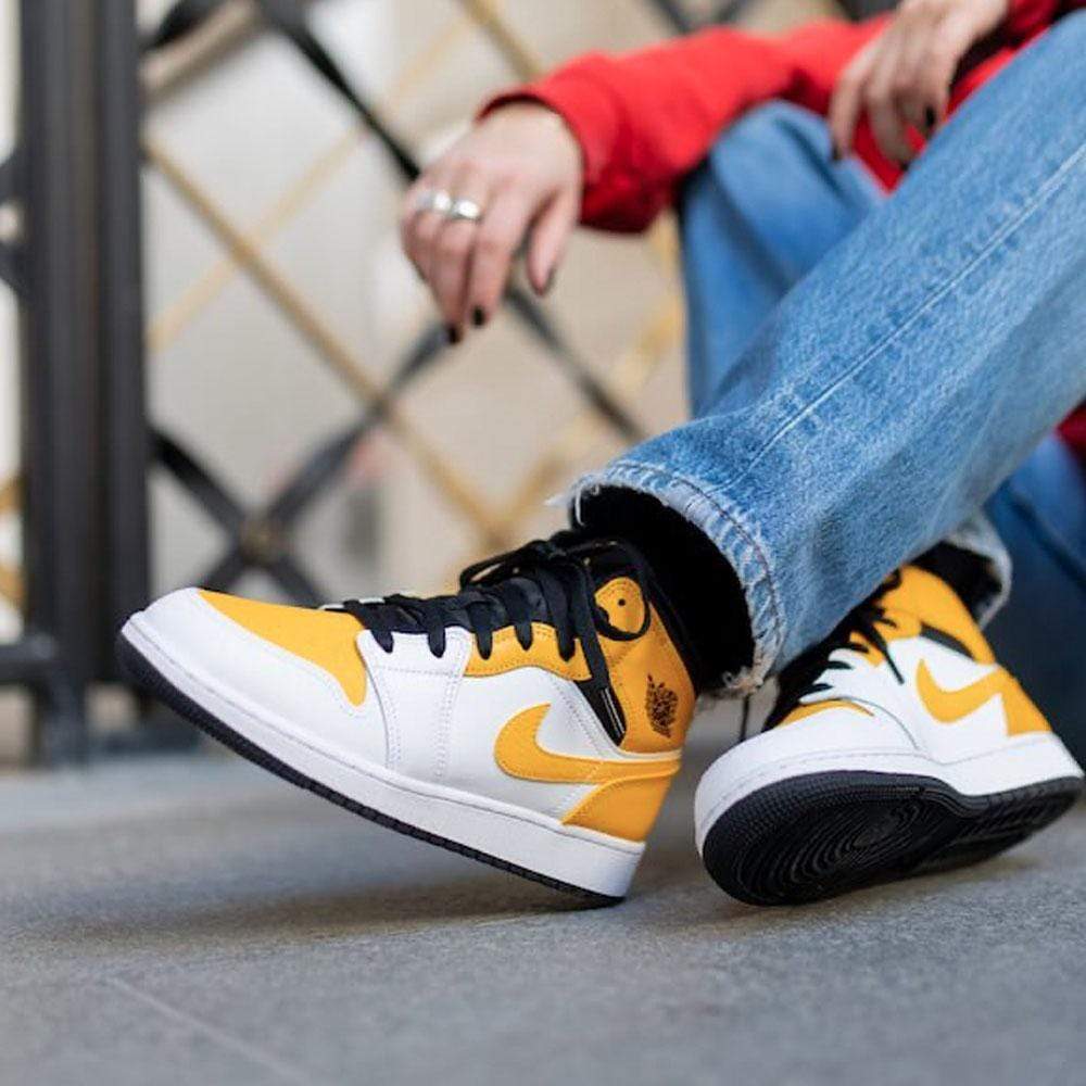 Air Jordan 1 Mid GS ‘University Gold’