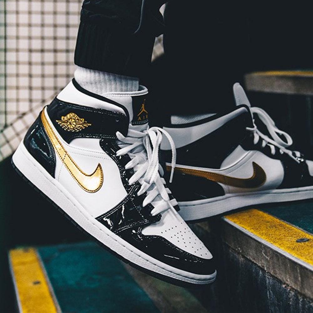 Air Jordan 1 Mid Patent ‘Black Gold’