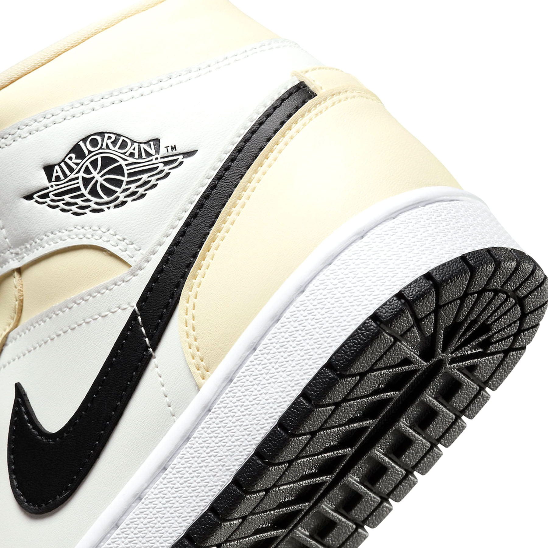 Air Jordan 1 Mid Wmns ‘Coconut Milk’