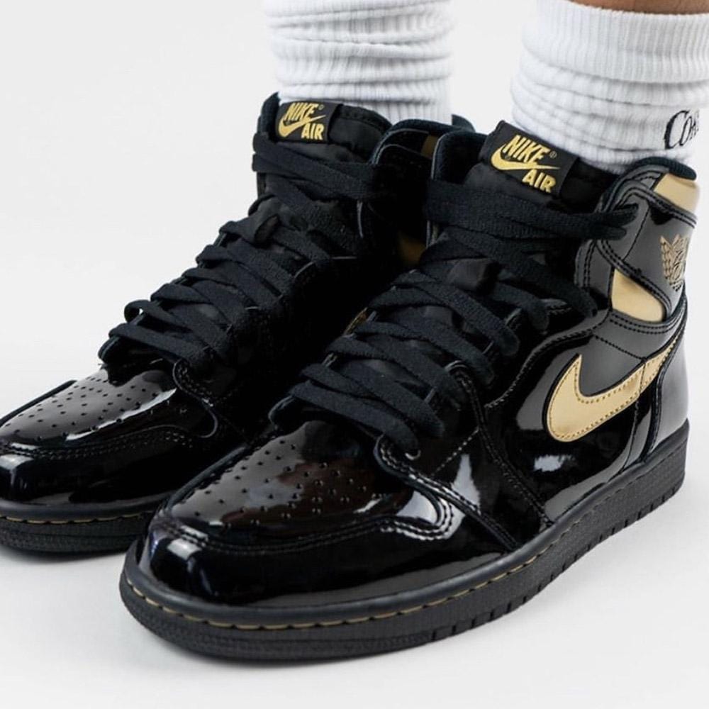 Air Jordan 1 Retro High OG ‘Black Metallic Gold’