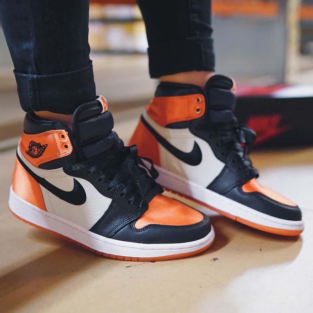 Air Jordan 1 WMNS Satin ‘Shattered Backboard’ Orange Black