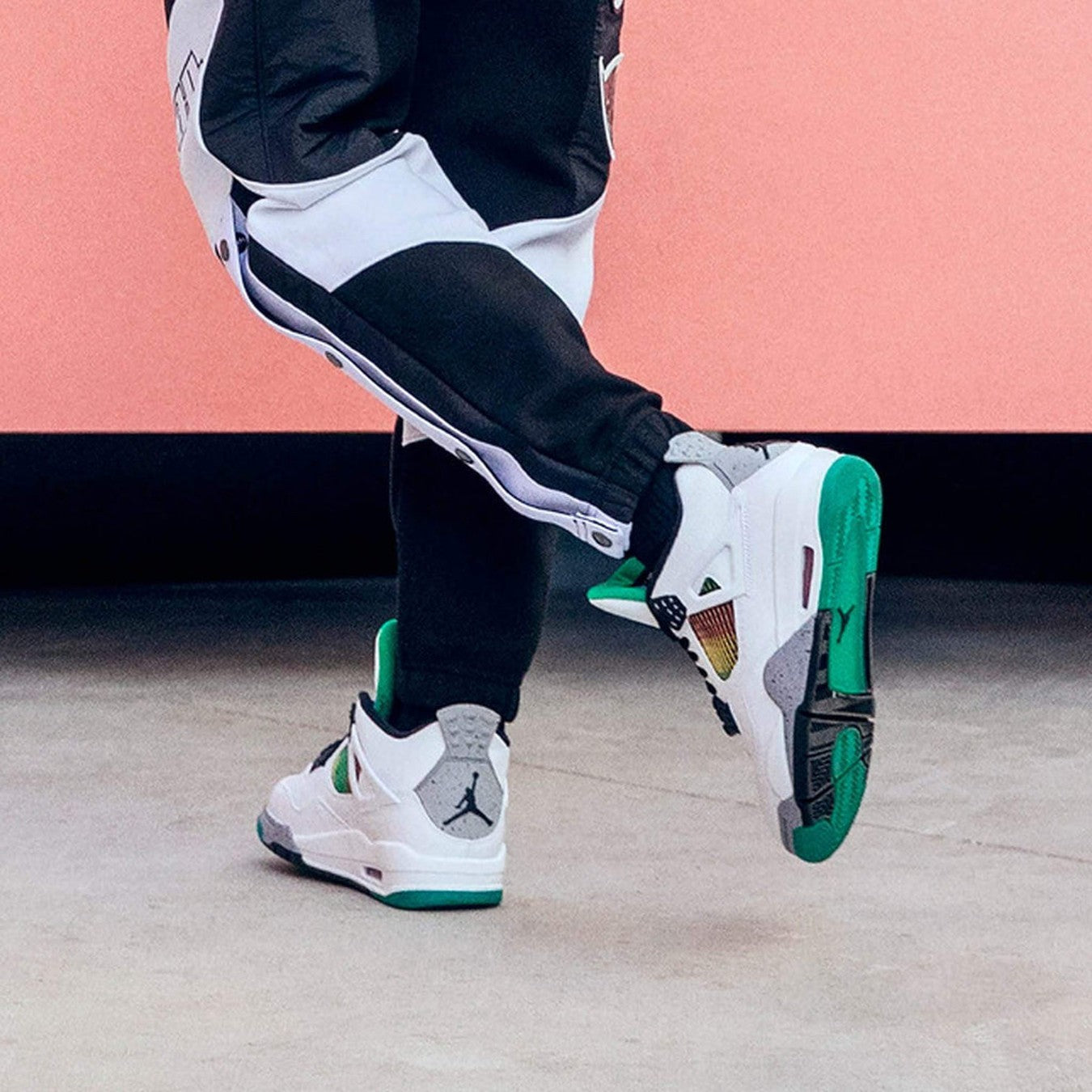 Air Jordan 4 Wmns Retro ‘Rasta’