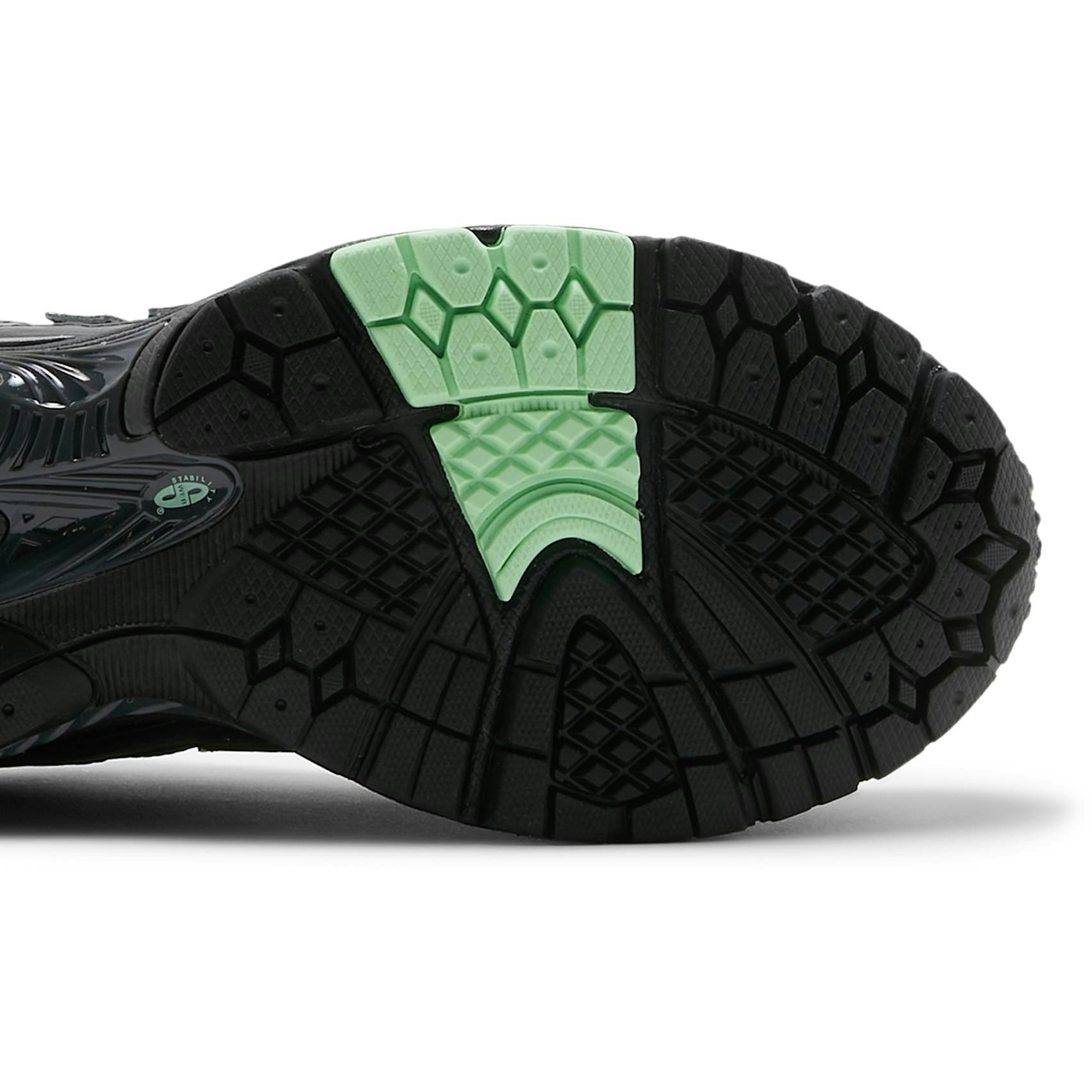 New Balance 2002R Black Silver Green M2002RLD IGFul