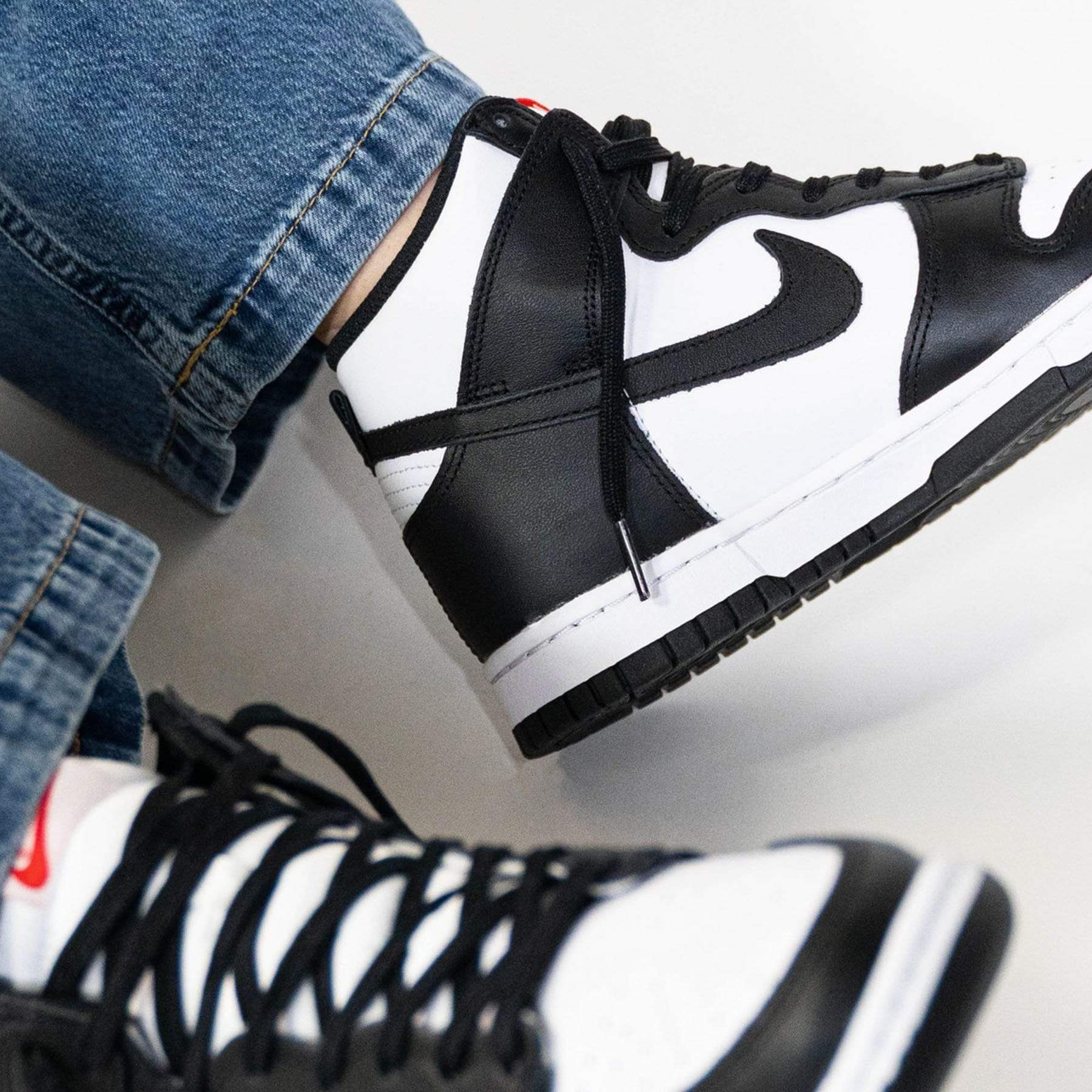 Nike Dunk High Wmns ‘Black White’