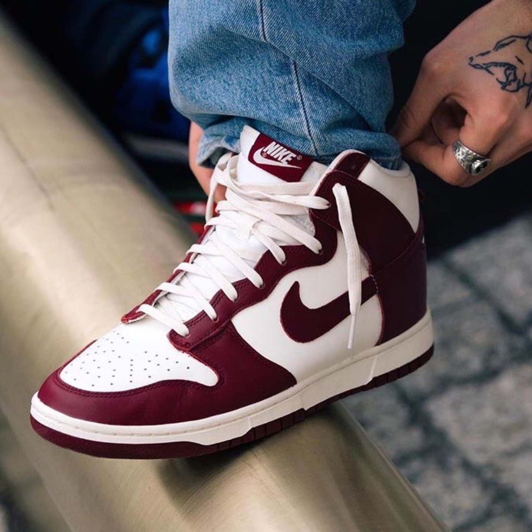 Nike Dunk High Wmns ‘Team Red’