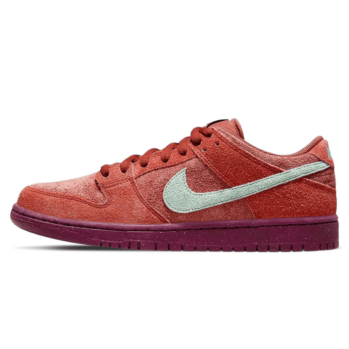 Nike Dunk Low SB ‘Mystic Red’