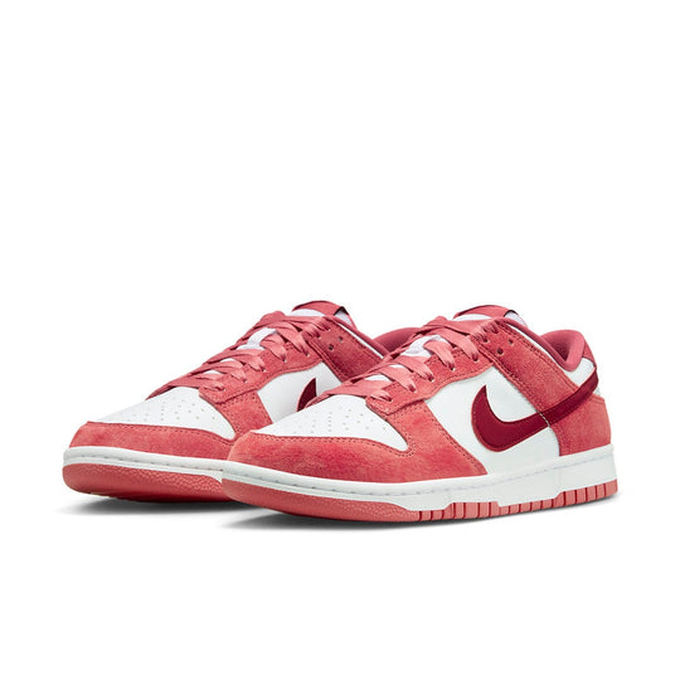 Nike Dunk Low ‘Valentines Day’