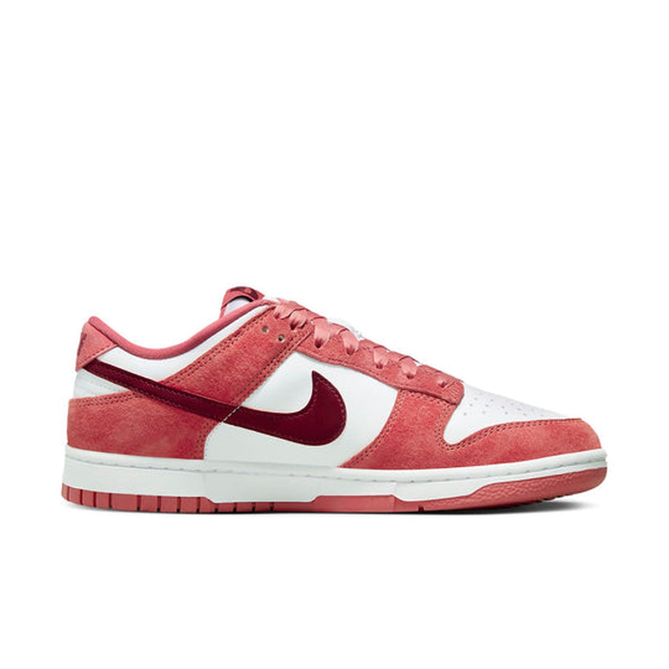 Nike Dunk Low ‘Valentines Day’