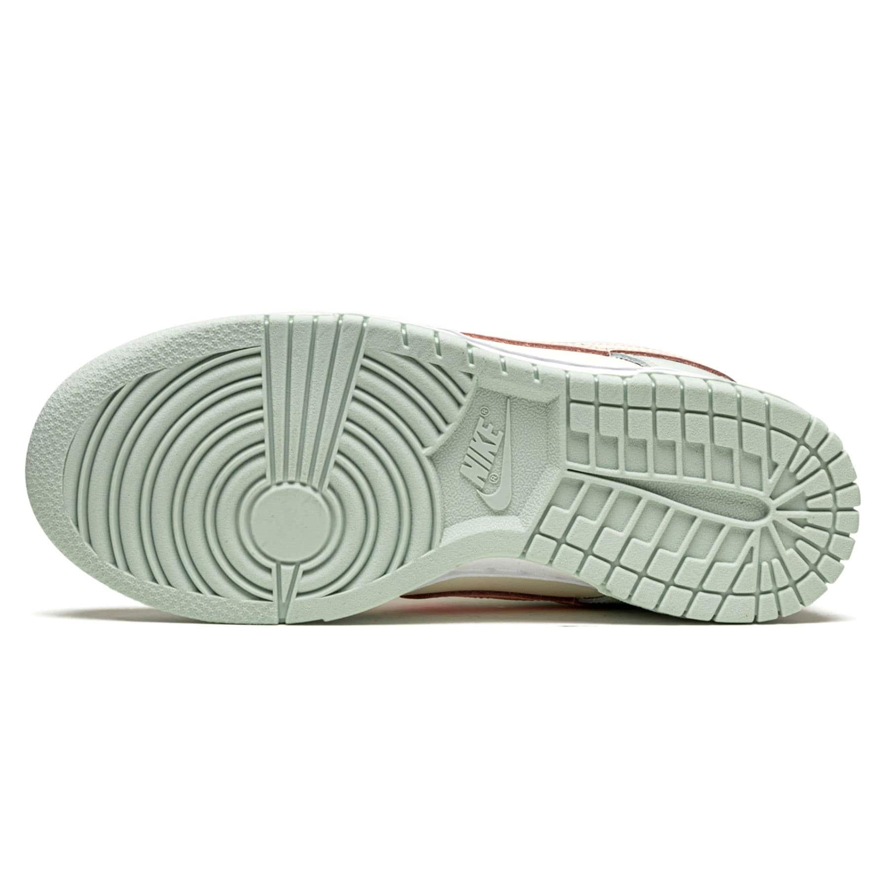 Nike Dunk Low Wmns ‘Barely Green’