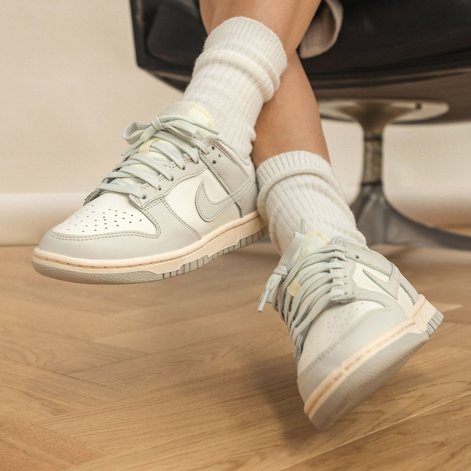 Nike Dunk Low Wmns ‘Light Bone’