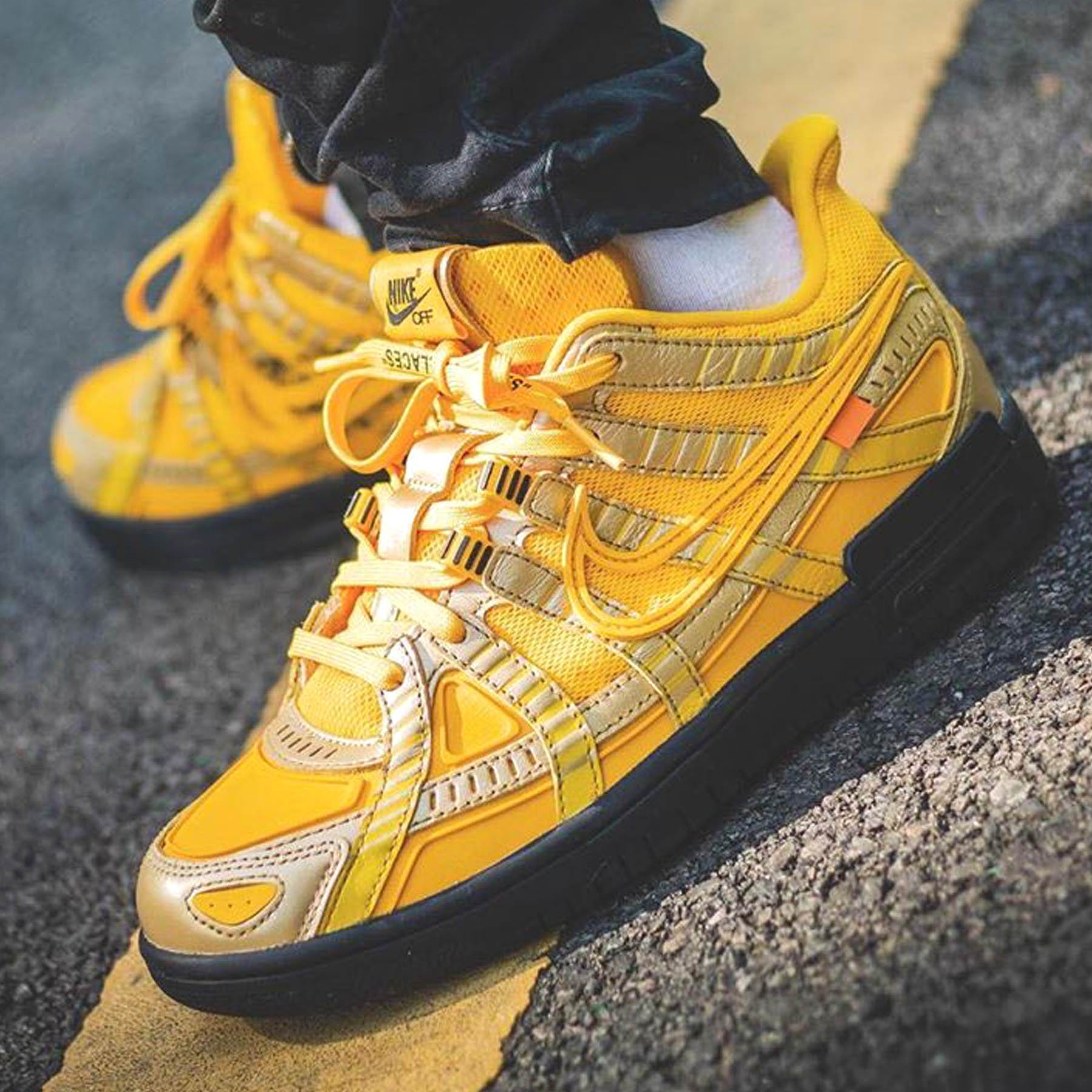 Off-White x Nike Air Rubber Dunk ‘University Gold’