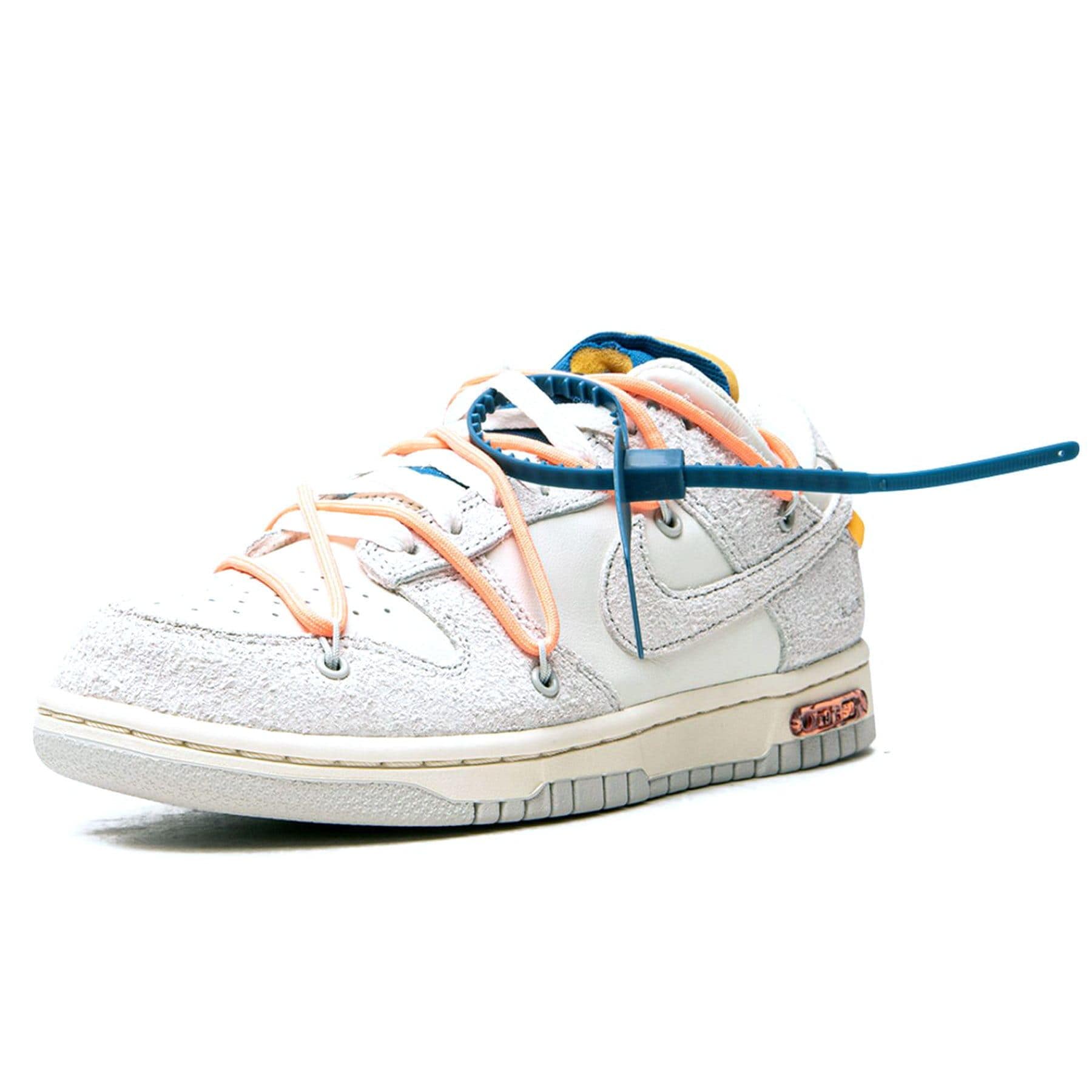 Off-White x Nike Dunk Low ‘Lot 19 of 50’