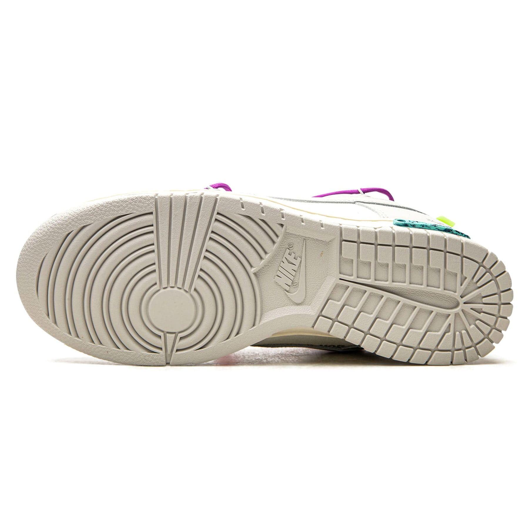 Off-White x Nike Dunk Low ‘Lot 45 of 50’