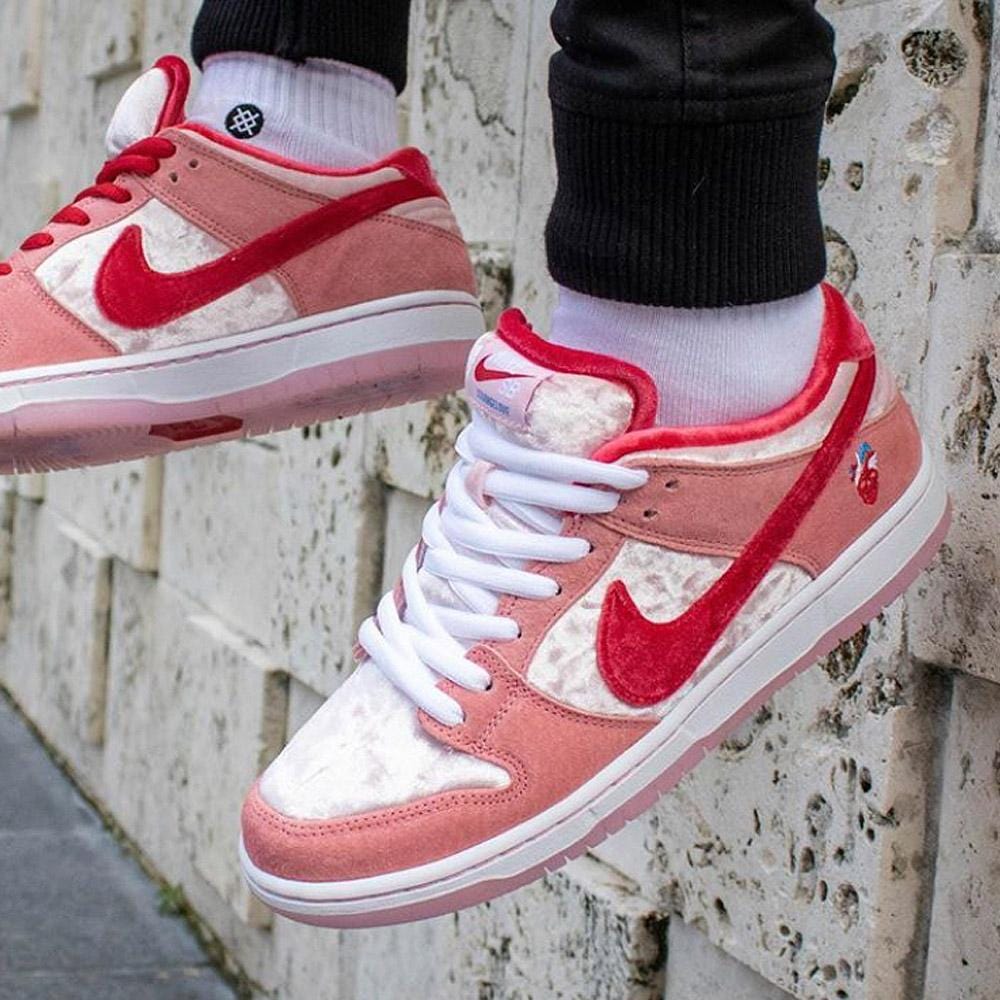 StrangeLove x Nike Dunk Low SB ‘Valentine’s Day’