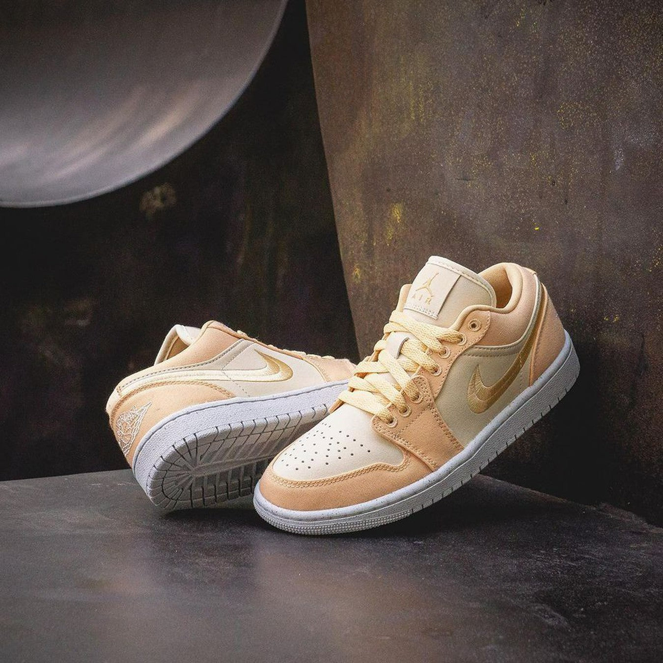 Wmns Air Jordan 1 Low SE Celestial Gold