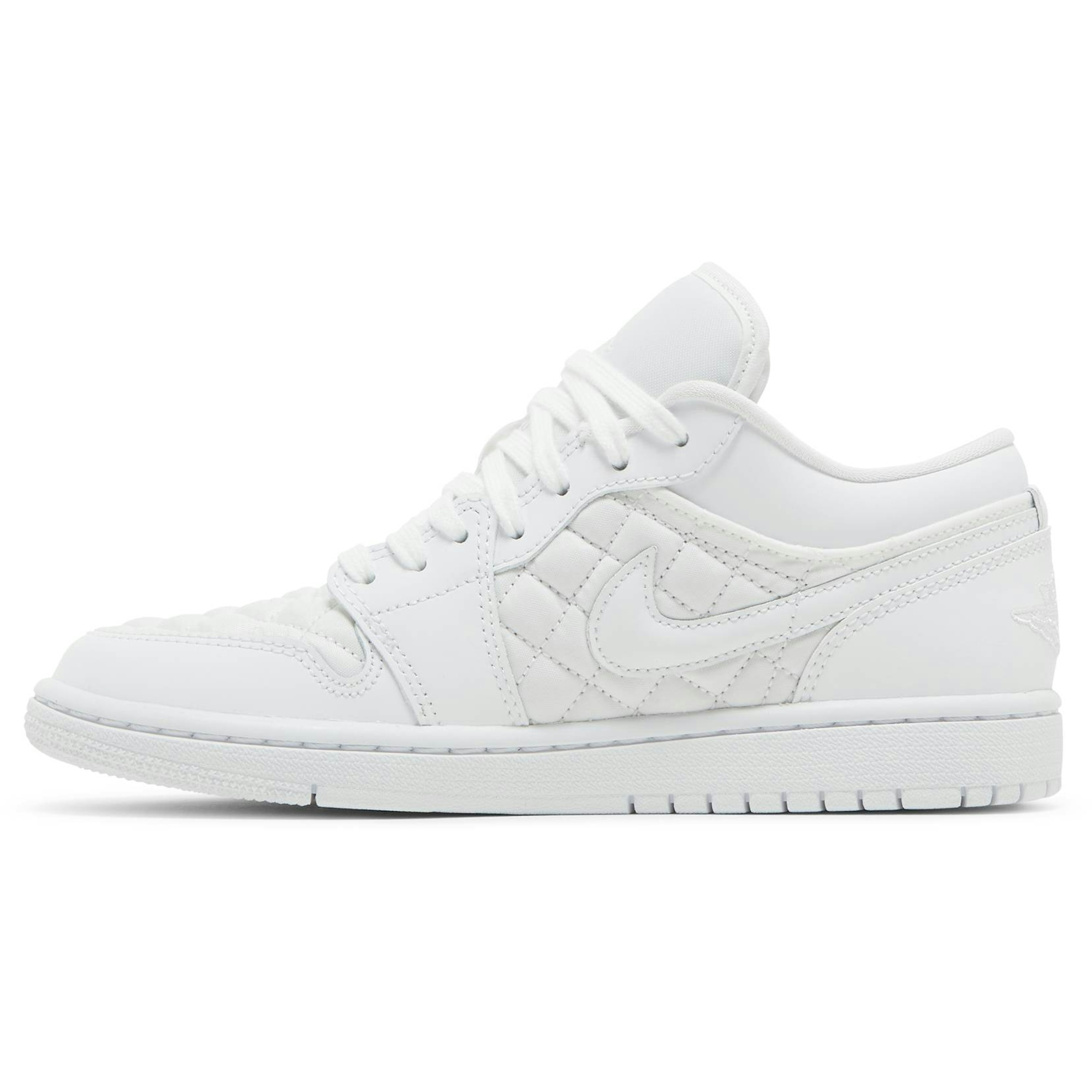 (W) Air Jordan 1 Low Quilted ‘Triple White’ DB6480-100