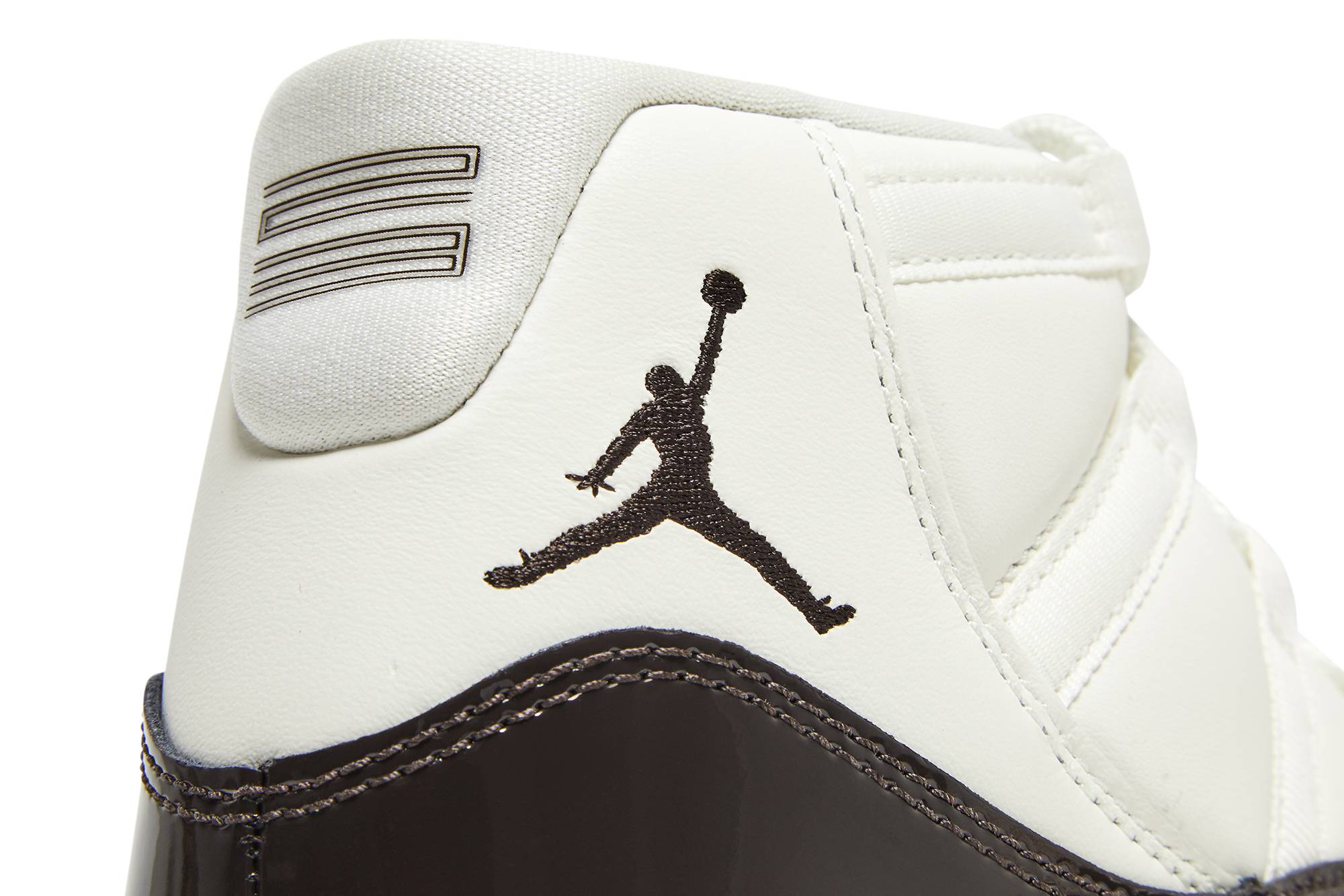 (W) Air Jordan 11 ‘Neapolitan’ AR0715-101