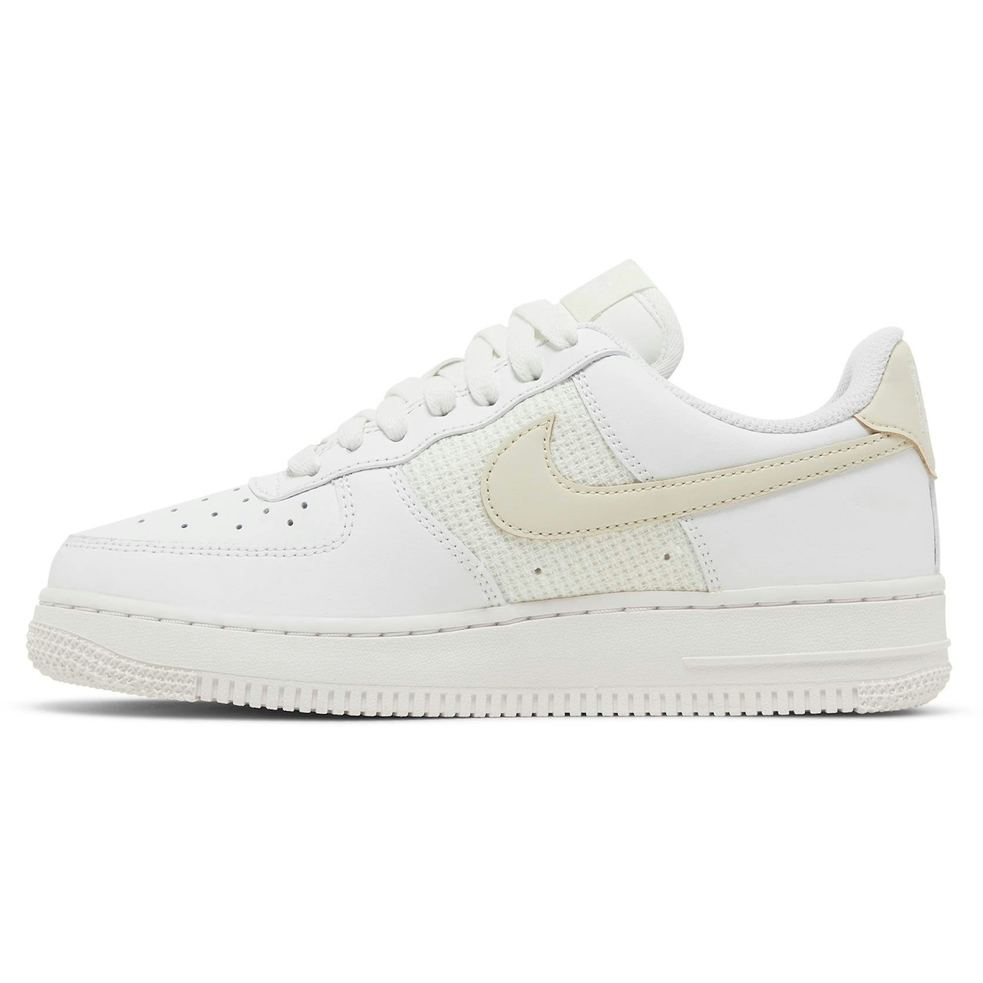 (W) Nike Air Force 1 ’07 ESS ‚Cross Stitch – White Fossil‘ DJ9945-100