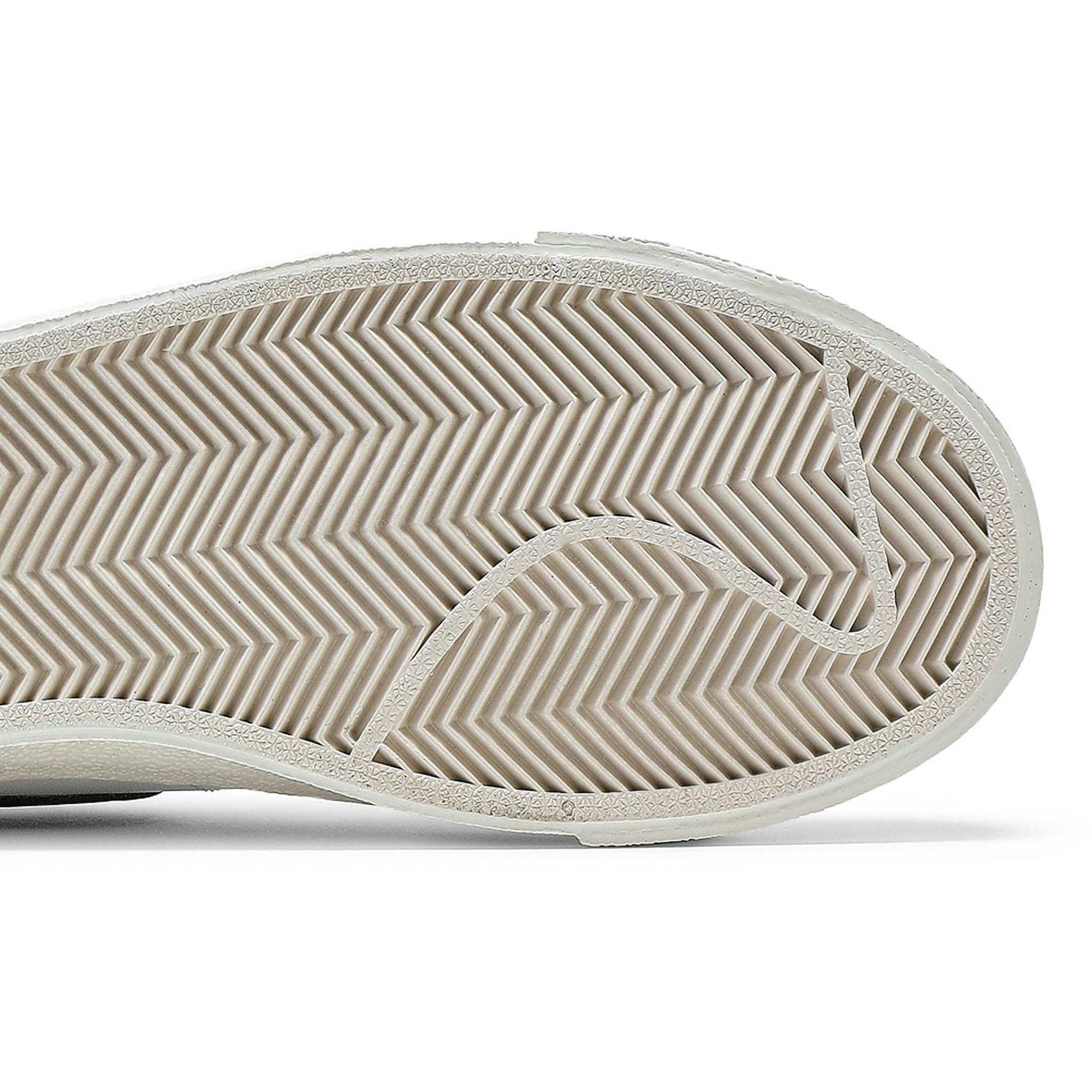 (W) Nike Blazer Low ’77 ‘White Black’ DC4769-102