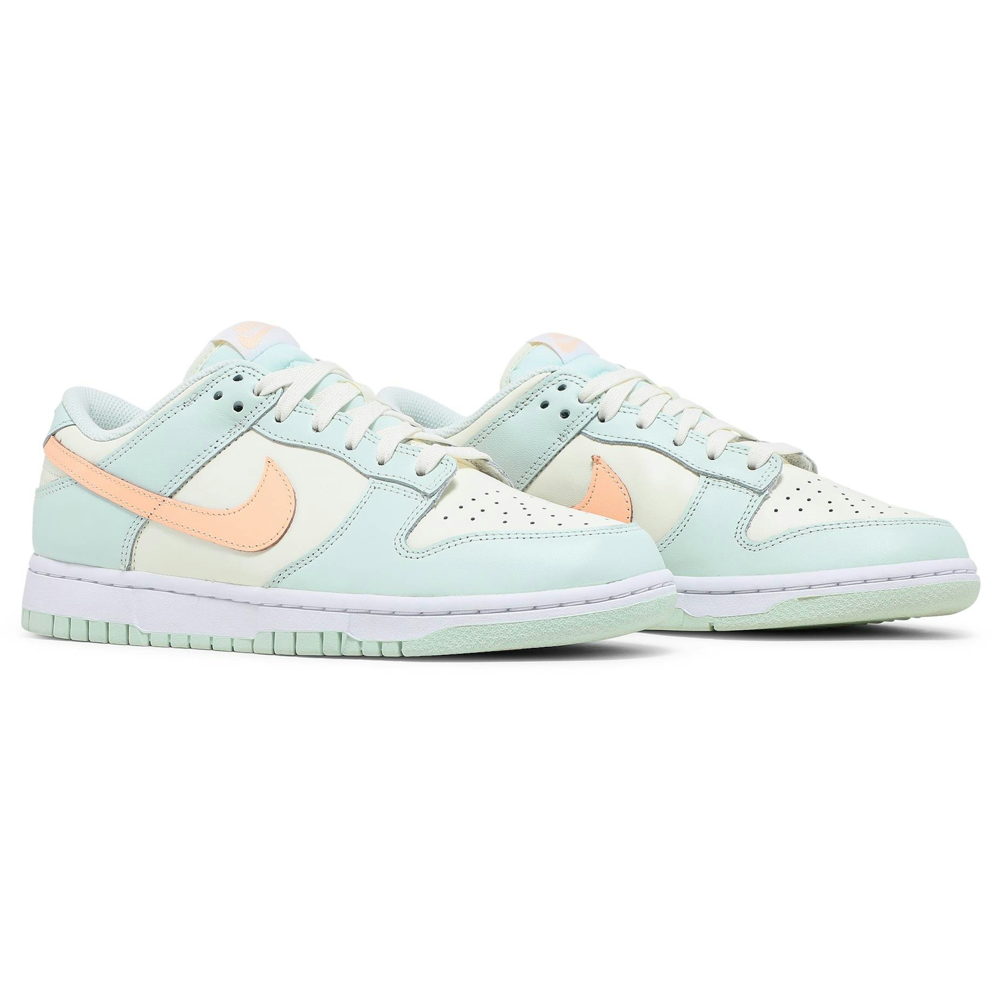(W) Nike Dunk Low ‘Barely Green’ DD1503-104