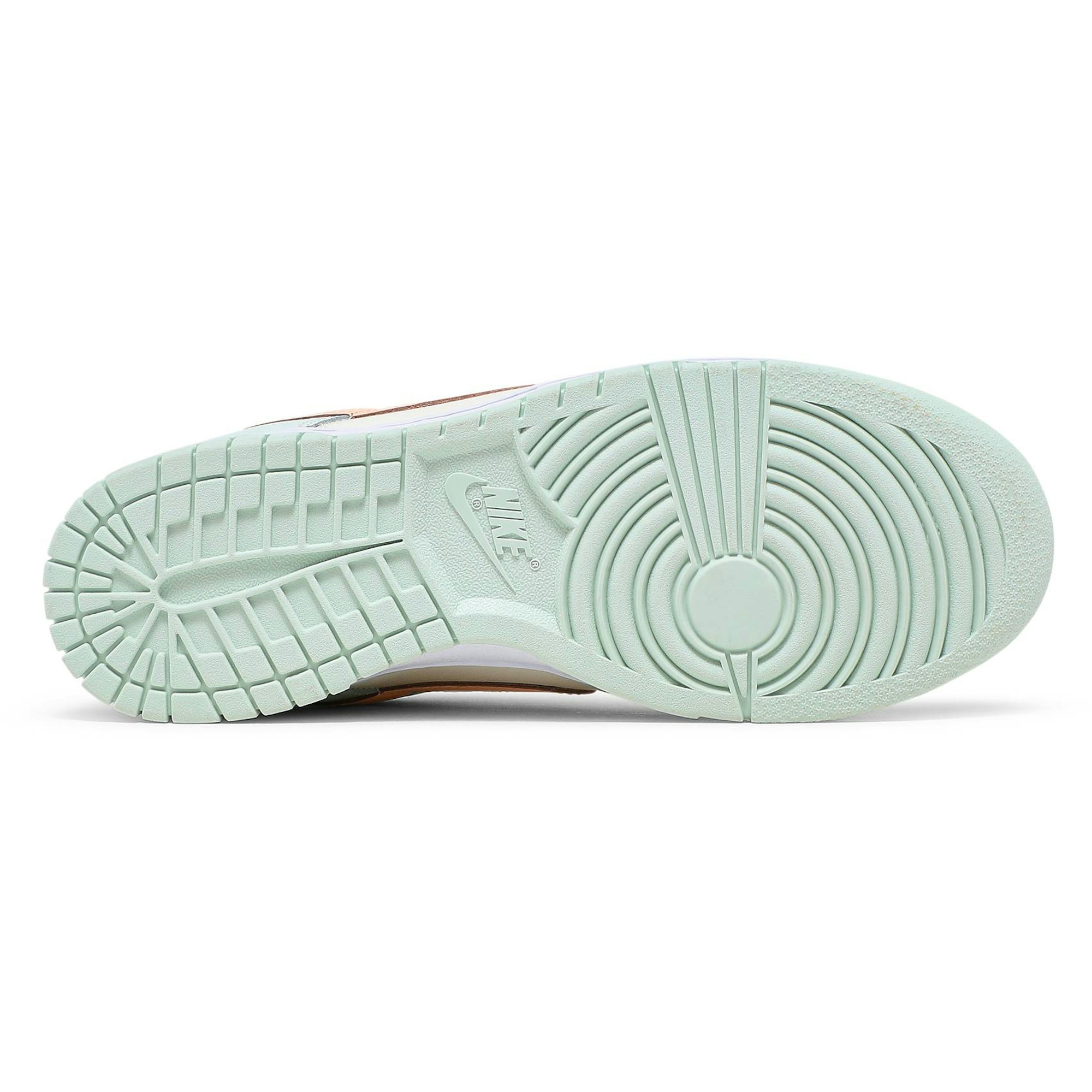(W) Nike Dunk Low ‘Barely Green’ DD1503-104