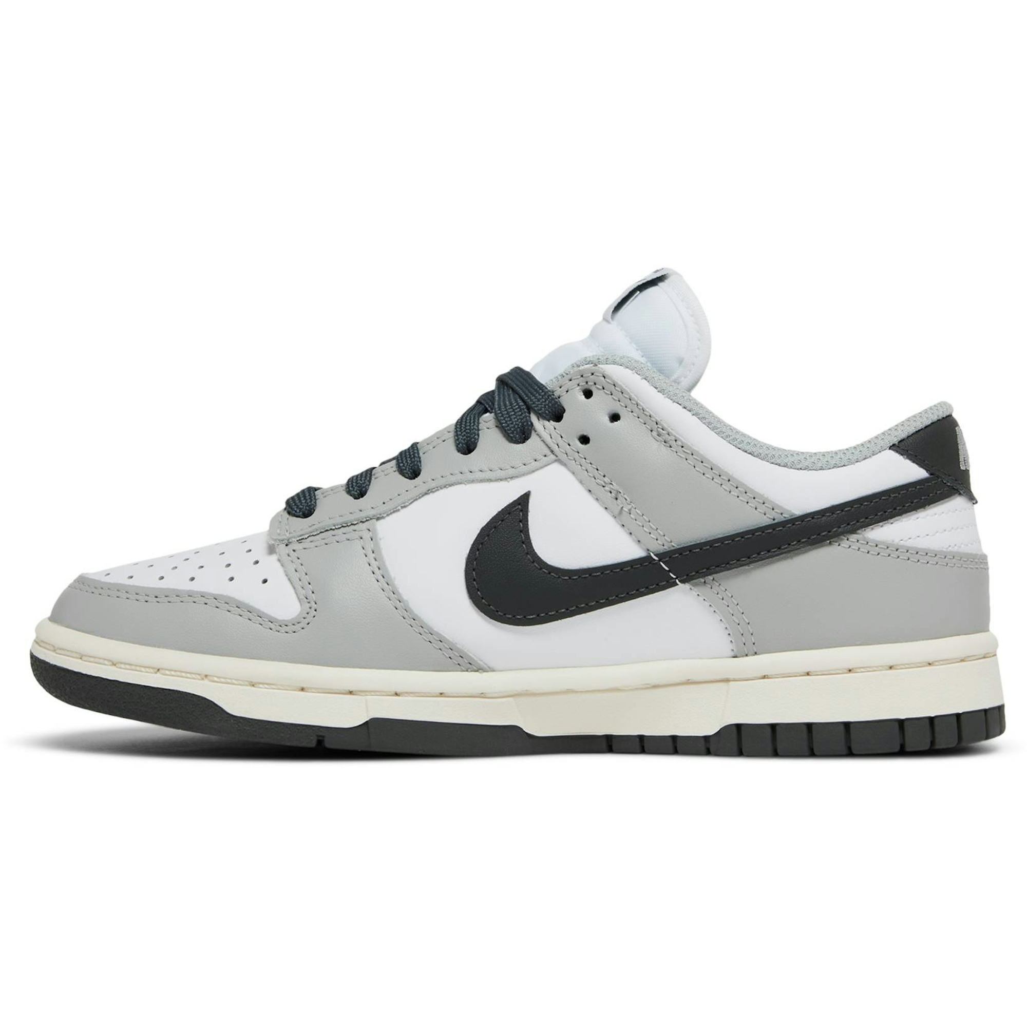 (W) Nike Dunk Low ‚Light Smoke Grey‘ DD1503-117