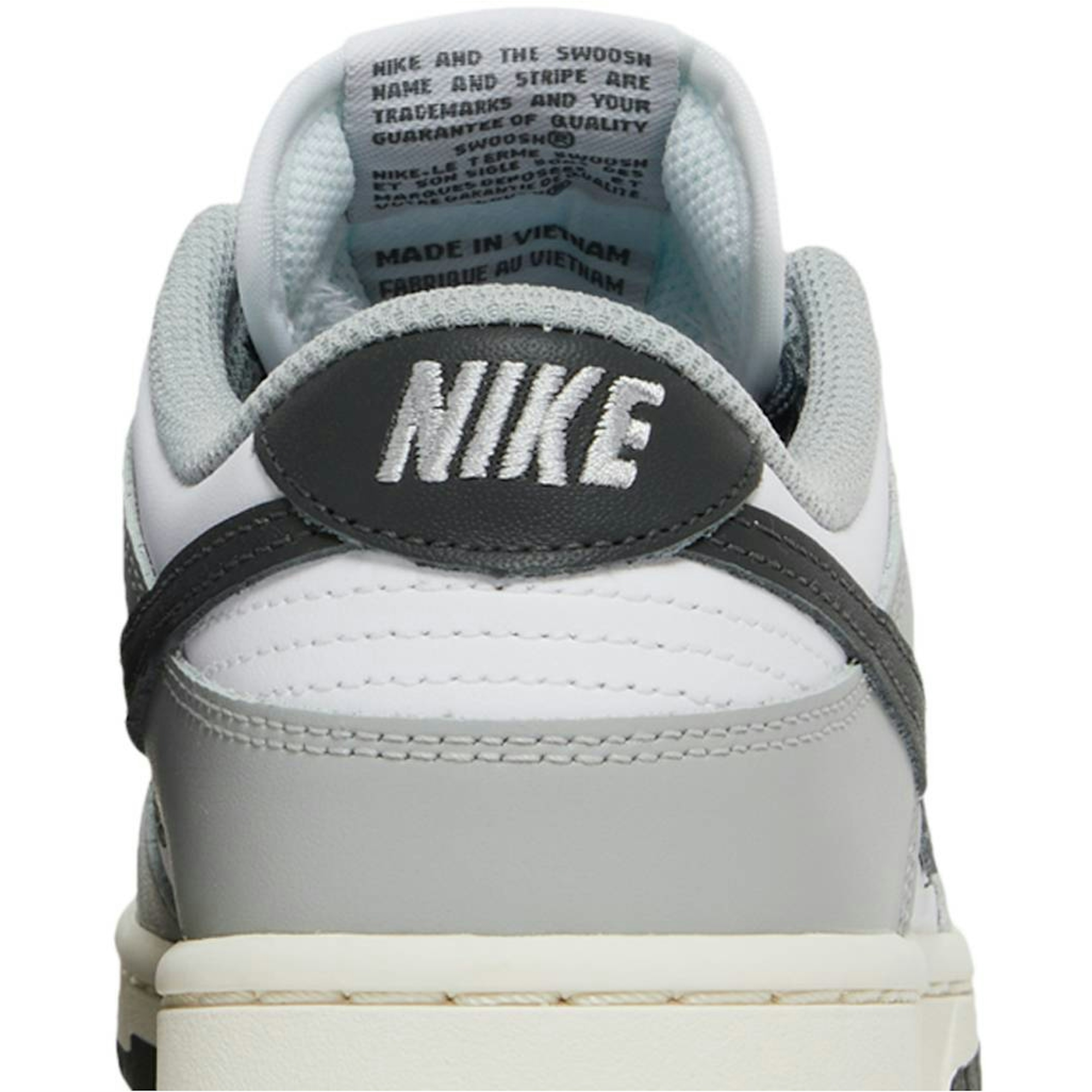 (W) Nike Dunk Low ‚Light Smoke Grey‘ DD1503-117