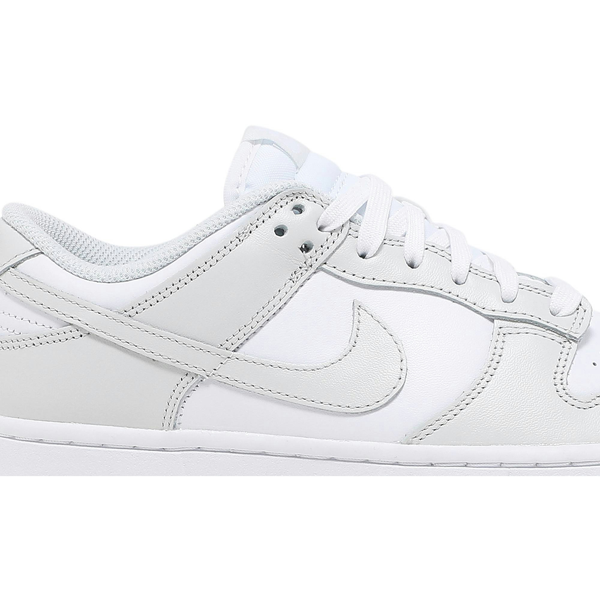 (W) Nike Dunk Low ‚Photon Dust‘ DD1503-103